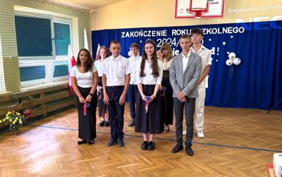 Zdjęcie - Pożegnanie uczniów klasy VIII - 27 czerwca 2025 - PSP w Krzętowie
