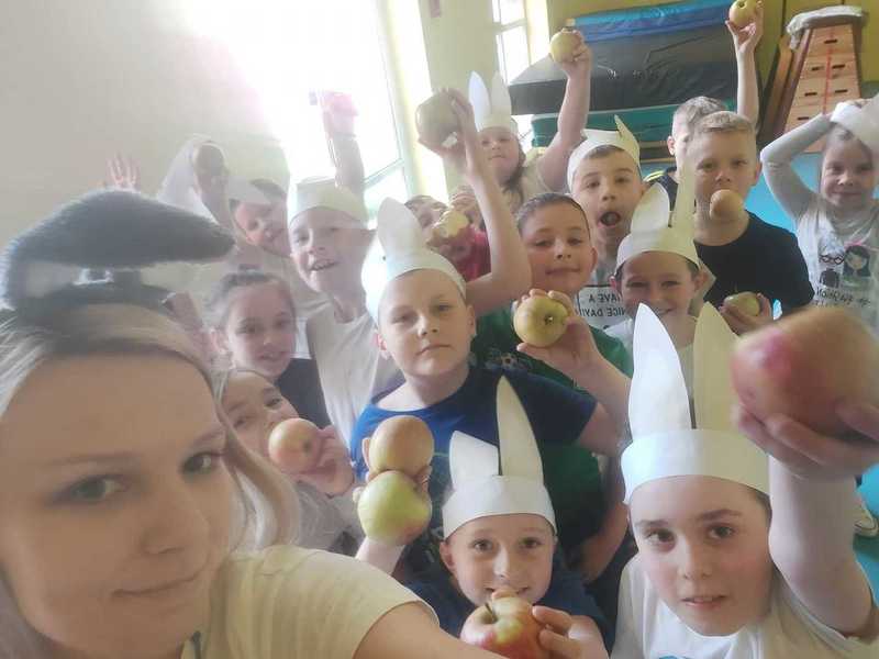 Dzieci podczas realizacji projektu.