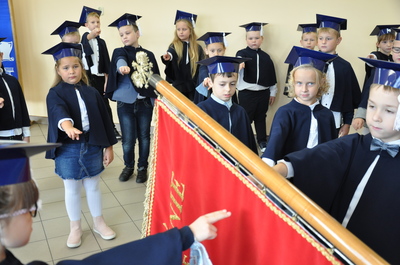 Ślubowanie na sztandar w SP nr 3 w Koźminie Wlkp.