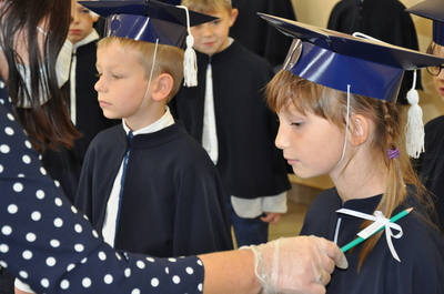 Pani Dyrektor pasuje na ucznia