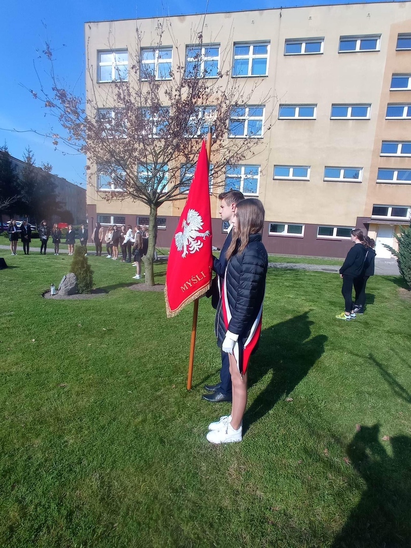 Tutaj powinien być opis obrazka