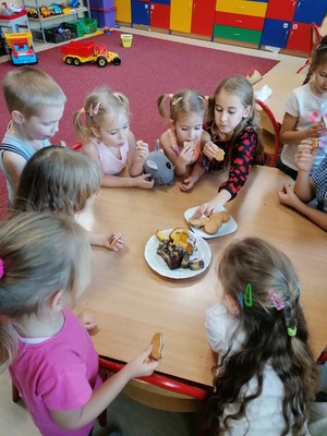 77334112_2457989884298379_2876844724939915264_njpg [300x400]