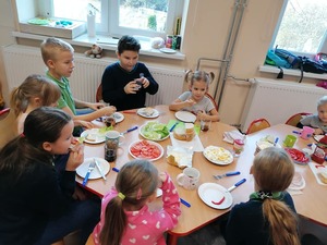 78681693_2469132903184077_7032437424491855872_njpg [300x225]