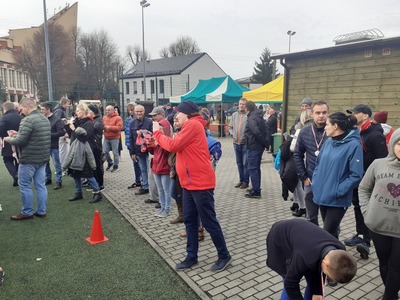 Doping zgromadzonych gości