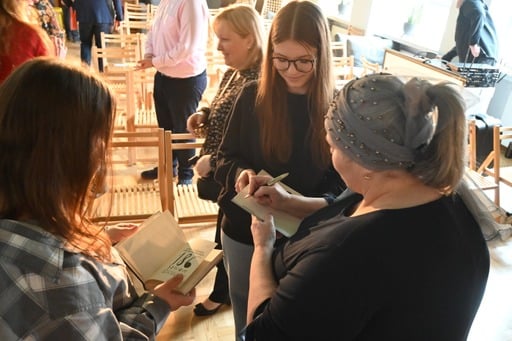 gala_7 pamiątkowe autografy [512x341]
