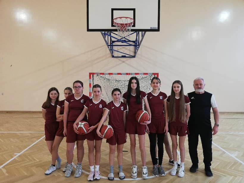 Tutaj powinien być opis obrazka