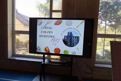 Monitor z napisem gminne zawody sportowe klas I - III