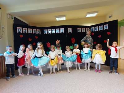 Występ dzieci z grupy Gumisie