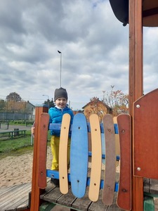 Zabawy na publicznym placu zabaw