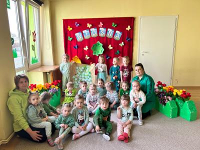 Żabki witają panią Wiosnę 
