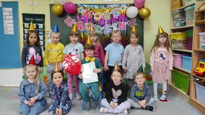 Jubilat z dziećmi z grupy 
