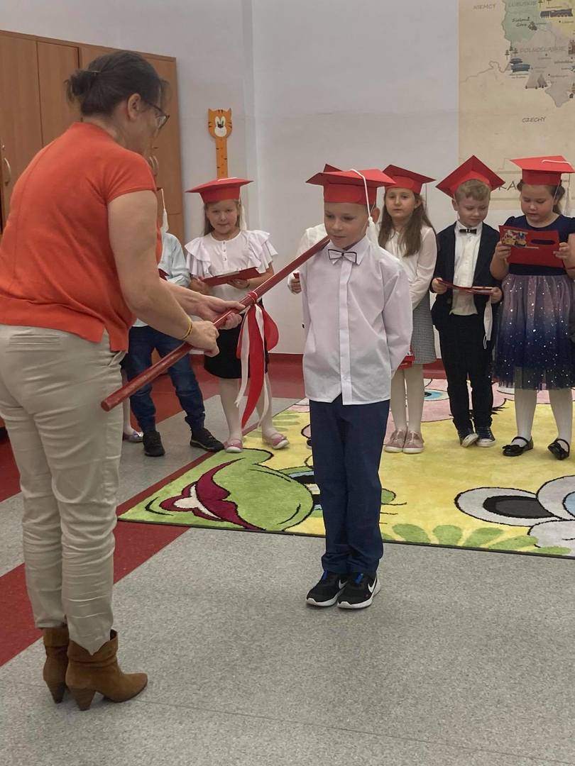 Uczniowie klasy 1 podczas ślubowania