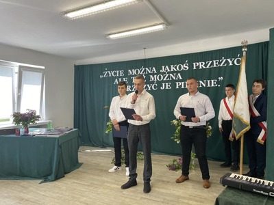 Zakończenie roku szkolnego przez maturzystów