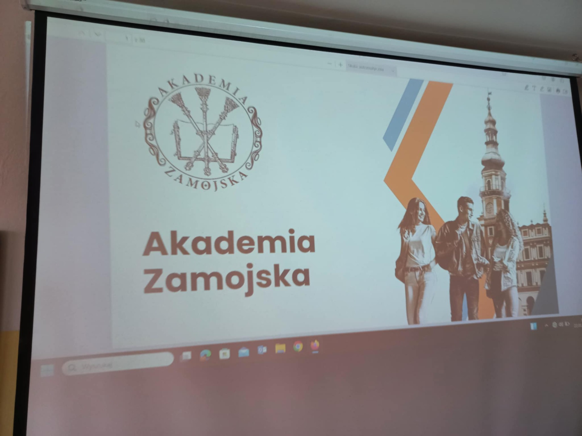 Tutaj powinien być opis obrazka