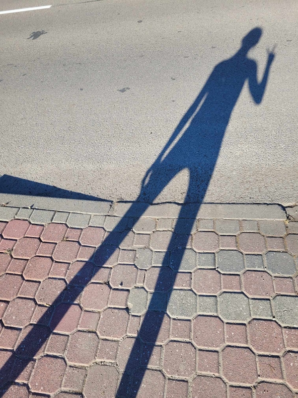 wiersz_cien_zabawy_ruchowe_z_cieniem.jpg [600x800]