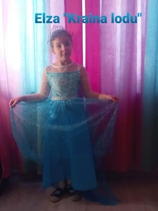Ania w roli Elzy głównej bohatetki bajki „Kraina lodu”