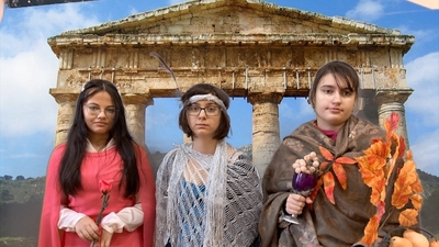 Dziewczynki jako boginie.