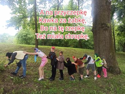 A na koniec dołączyła Lenka przebrana za kawkę. 