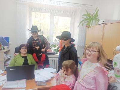 Jest i Pani Renia nasza sekretarka