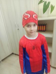 Adrian jako Spider-Man