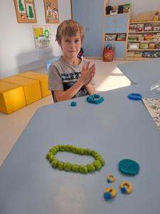  Zdjęcie przedstawia gotowe prace uczniów.