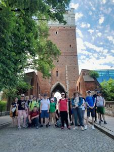 Grupa przed Bramą Opatowską