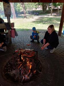 ognisko w parku w Bielinach.