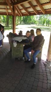 ognisko w parku w Bielinach.