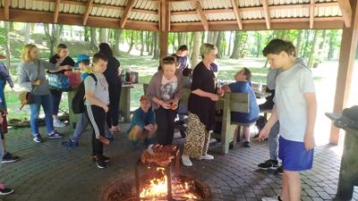 ognisko w parku w Bielinach.