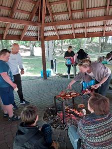 ognisko w parku w Bielinach.