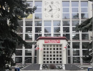 Budynek Zespołu Szkół Nr 1 im.gen. Sikorskiego.