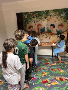 Grupa dzieci ze świetlicy internackiej Specjalnego Ośrodka Szkolnego -Wychowawczego w Rudniku nad Sanem wykonała zadania z I Modułu projektu czytelniczego.