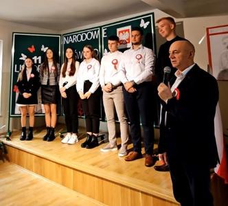 10 listopada 2023 roku, uczniowie i nauczyciele Zespołu Szkół nr 1 w Białej Piskiej wzięli udział w