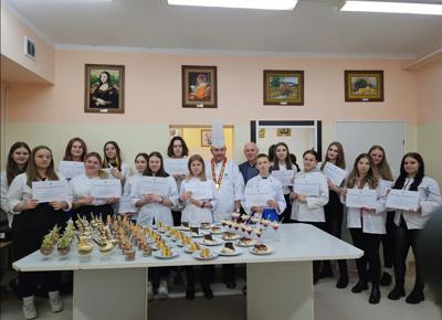 W dniach 13 – 23 listopada 2023 roku w Pracowni żywienia i gastronomii w Zespole Szkół nr 1 w Białej