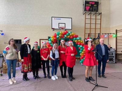W niedzielę 10.12.2023. odbył się w sali gimnastycznej w Zespole Szkół nr 1 w Białej Piskiej kiermas