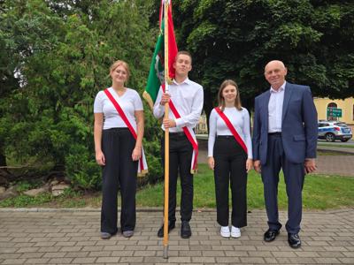 31 sierpnia 2025 roku przedstawiciele Zespołu Szkół nr 1 w Białej Piskiej wzięli udział w uroczystoś