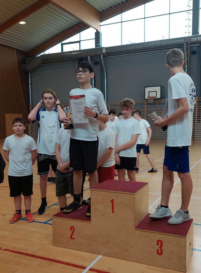 Uczniowie naszej szkoły na podium za zajęcie II miejsca.