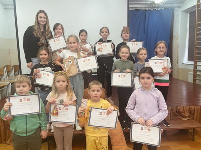 Grupowe zdjęcie laureatów wszystkich kategorii.