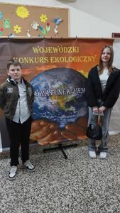 Uczniowie na konkursie ekologicznym