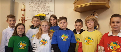 Dzieci z koła misyjnego