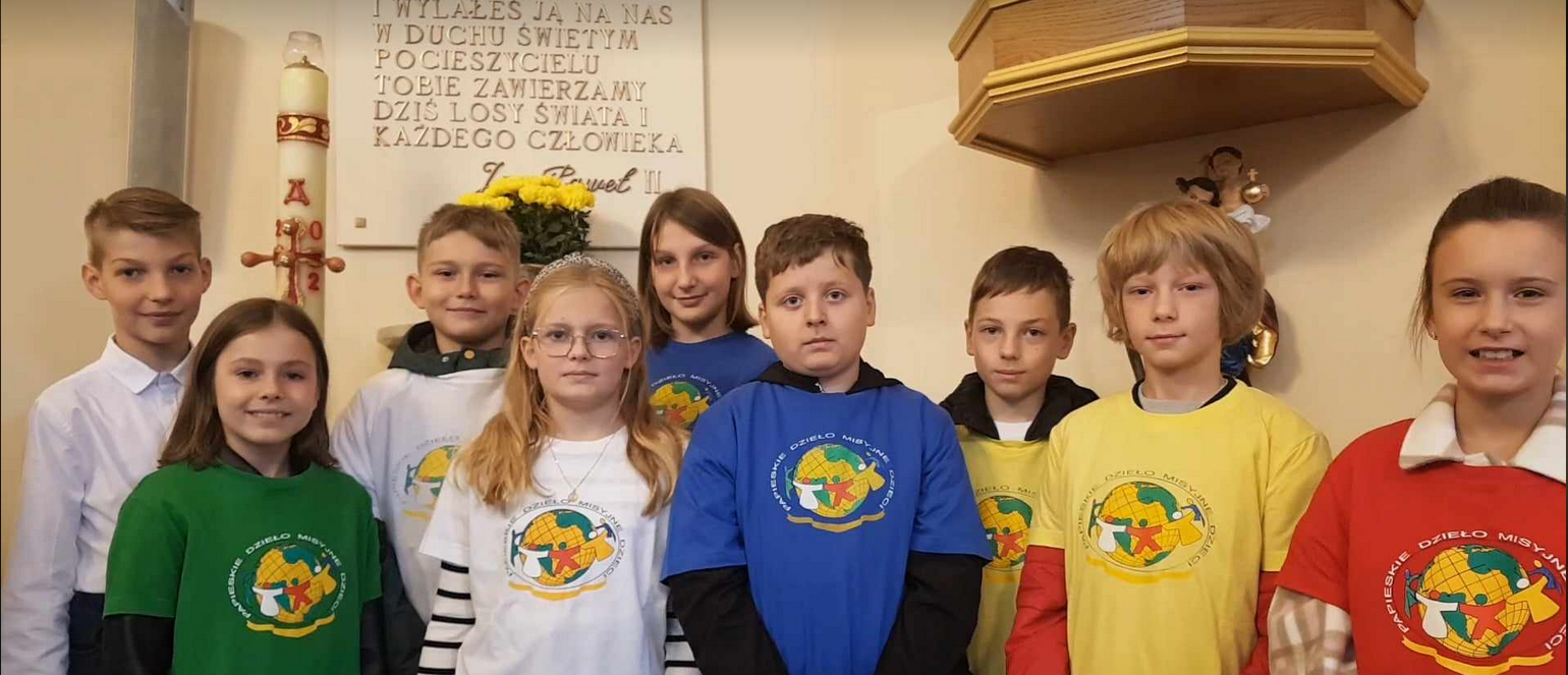 Dzieci z koła misyjnego