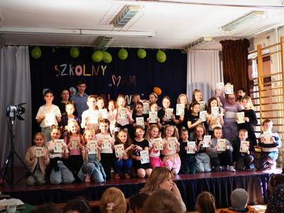 Uczestnicy szkolnego konkursu "Mam Talent"