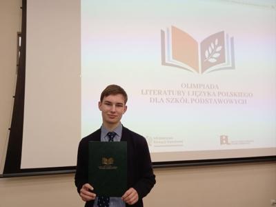 Wojciech na rozdaniu dyplomów