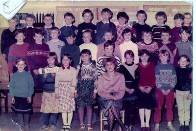 klasa III rok szkolny 198889 [400x269]