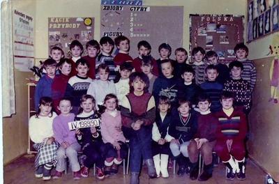 klasa IV rok szkolny 198990 [400x264]