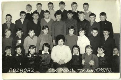 klasa VI rok szkolny 196970 [400x264]