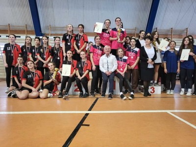 zdjęcie zbiorowe uczestników zawodów