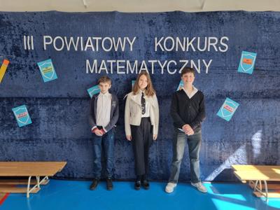 Uczniowie Sp2 na ściance konkursowej