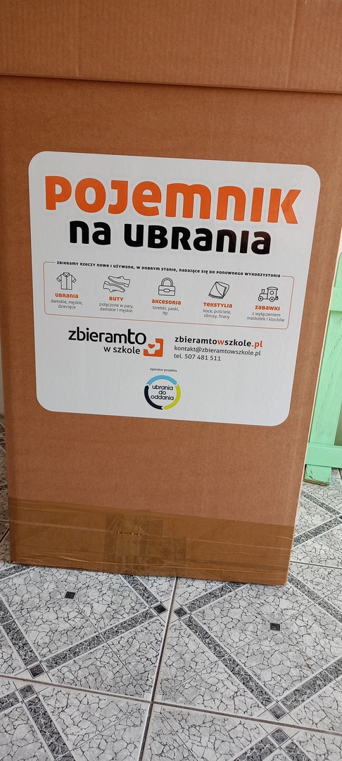Zdjęcie pojemnika na odzież.