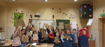 Uczniowie z klas 4a i 4b w trakcie zajęć.